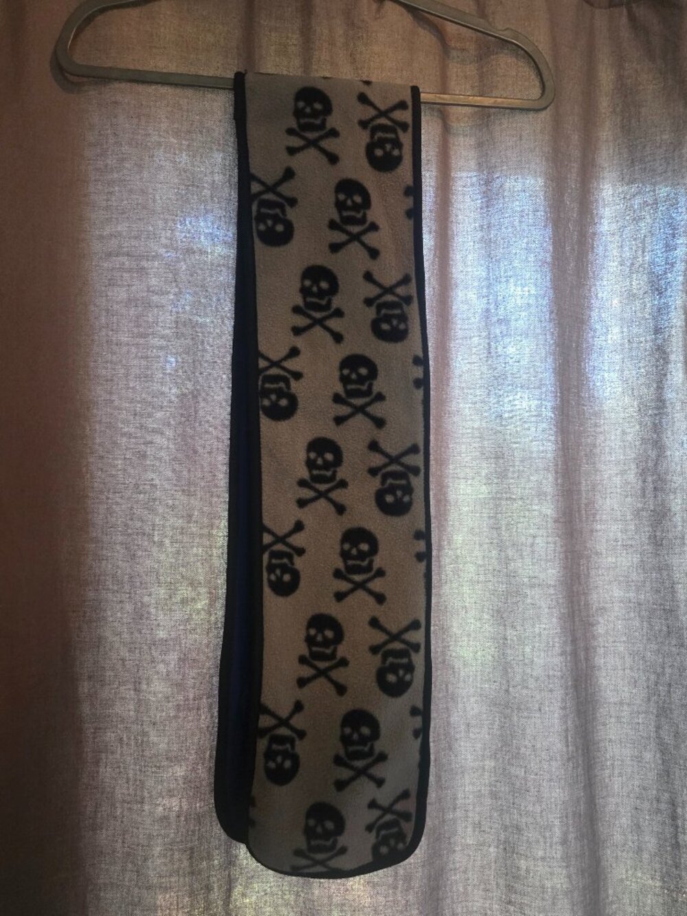 GapKids Fleece Skull Cross Bones Scarf
